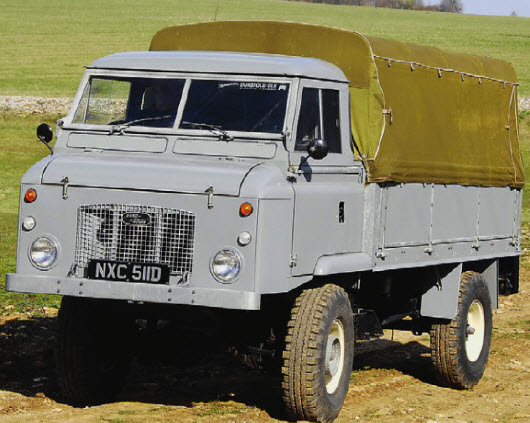 Под капотом - только радиатор! Land Rover Forward Control 1962-1974 годов отличался двигателем, установленным за передней осью.